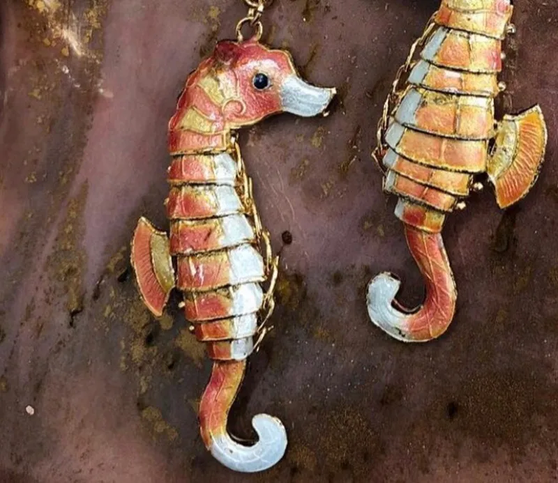 

5pcs Enamel Lifelike Swing Animal Cute Seahorse Keychain Keyring for Women Girls Kids Small Thank You Gifts Cloisonne Key Holder