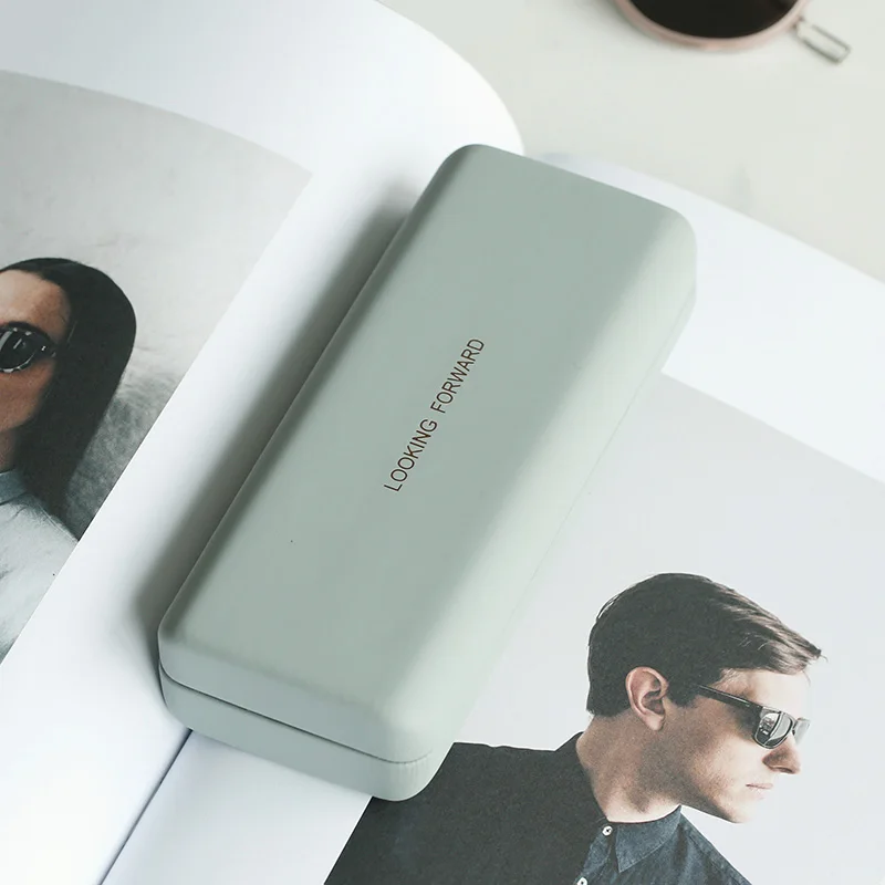 

2019 New Fashion Sunglasses case Creative minimalist student eyeglass case Unisex Glasses case High quality Portable Glasses box