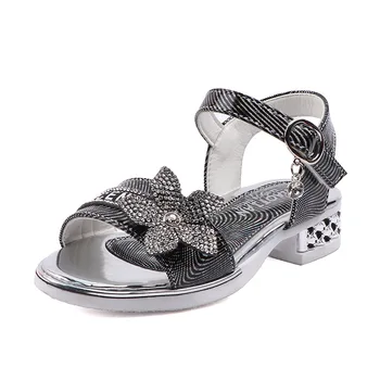 

Fashion Summer Children's Princess Beach Sandals Casual Flowers Rhinestone Soft Low Heels Girls Beach Shoes For Medium Big Kids