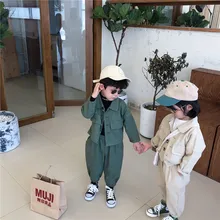 Модные комплекты одежды в Корейском стиле для мальчиков и девочек одноцветная свободная короткая куртка+ шаровары, комплект из 2 предметов