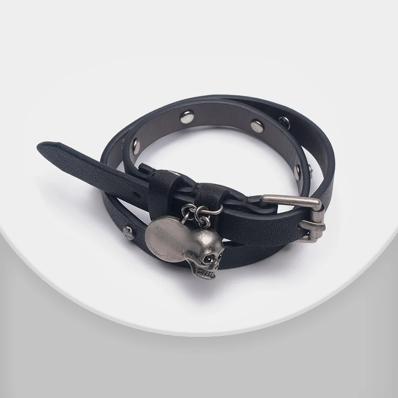 

Skull design retro bracelet
