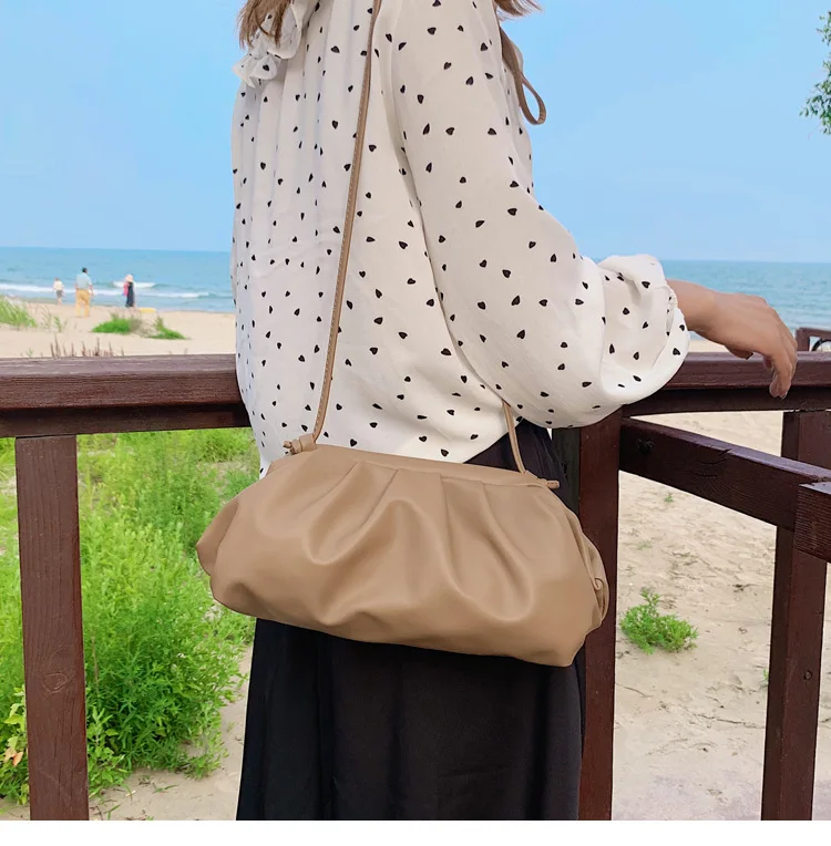 Women Simple Dumplings Messenger Bag Designer Retro New Fashion Cloud Female Crossbody Shoulder Bag Tide Handbag Clutch Bag