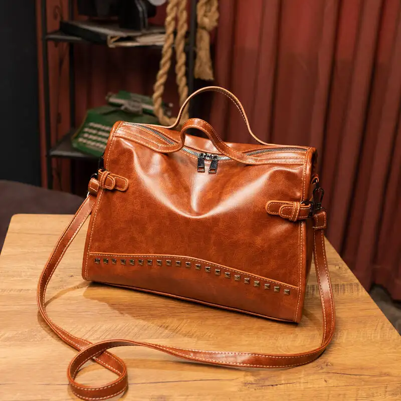 Женская винтажная сумка bolux с заклепками из искусственной кожи, модная сумка-мессенджер с кисточками, женская сумка на плечо, большие сумки с верхней ручкой, дорожная сумка - Цвет: B-dark brown