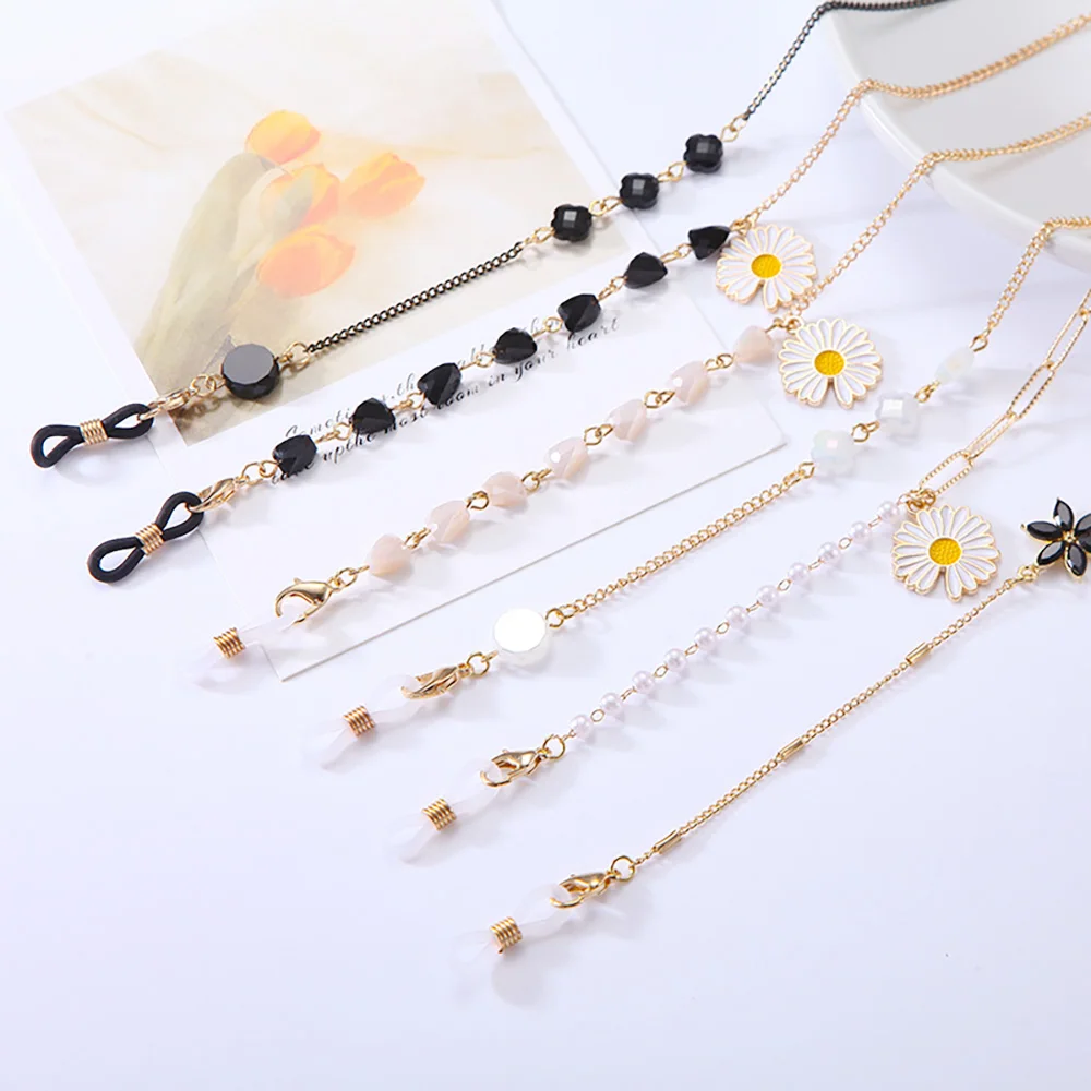 

2023 New Fashion Pearl Crystal Sunglasses Mask Lanyard Necklace Simple Small Daisy Four Tree Leaves Charm Reading Glasses Chain