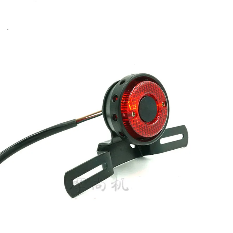Часть moto rbike задний сигнальный светильник ing red универсальные аксессуары moto задний светильник с кронштейном номерного знака moto rcycles тормозной светильник