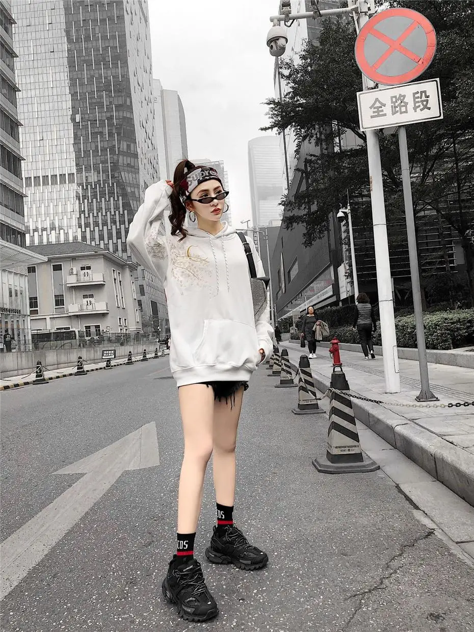 Harajuku вышивка Толстовка с капюшоном для мужчин и женщин Весна Япония стиль Хип Хоп Уличная мода толстовки, пуловеры с капюшоном WG437