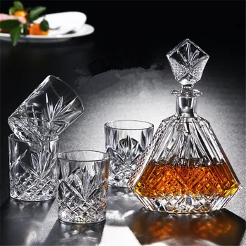 

5 Pcs/Set Crafted Glass Decanter Whisky Glasses Set with Ornate Stopper and 4 Exquisite Cocktail Glasses Cup for Bar Home Party