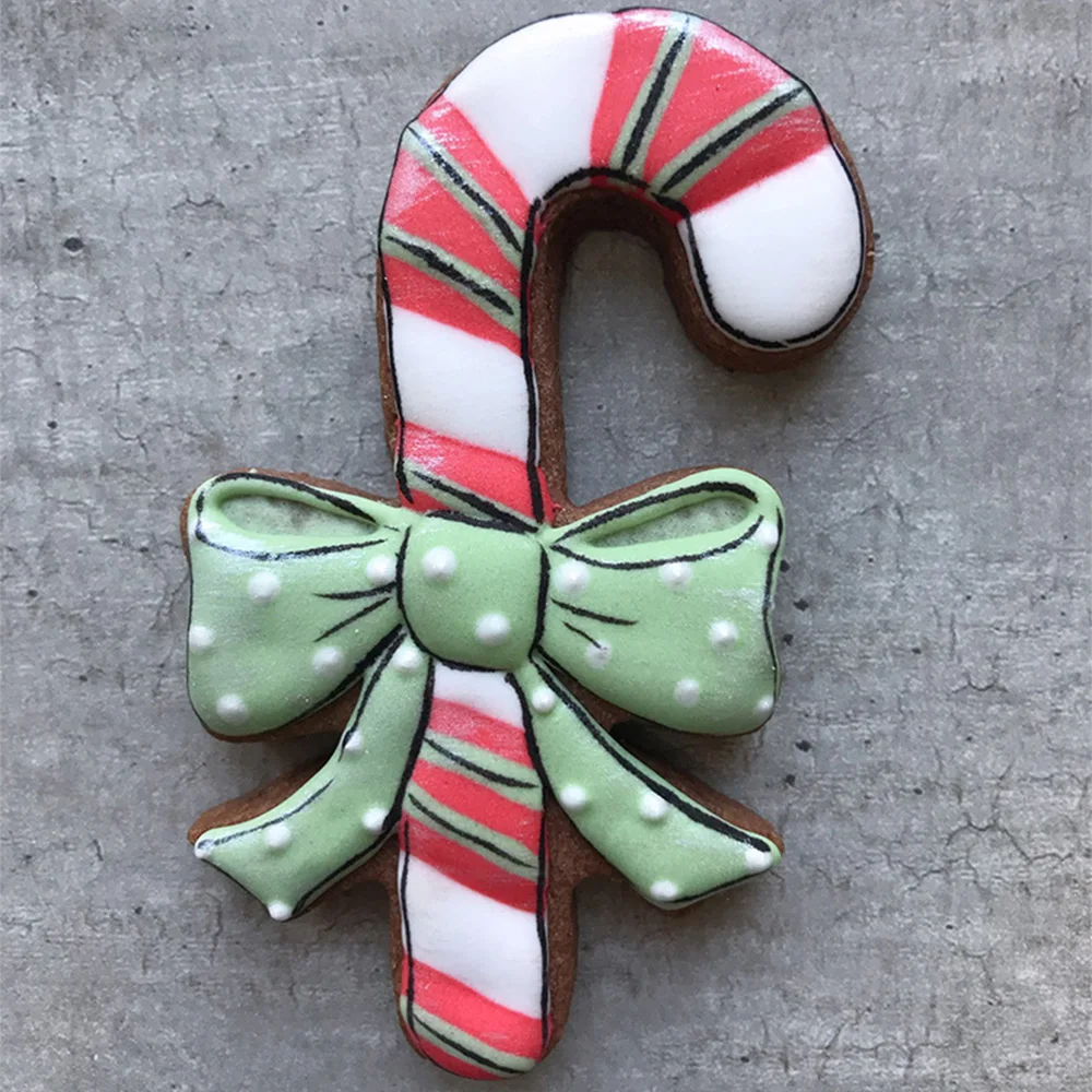 KENIAO Christmas Deer Head Cookie Cutter - 10.2 x 8.6 CM - Winter Biscuit Fondant Bread Sandwich Mold - Stainless Steel KENIAO Christmas Deer Head Cookie Cutter - 10.2 x 8.6 CM - Winter Biscuit Fondant Bread Sandwich Mold - Stainless Steel