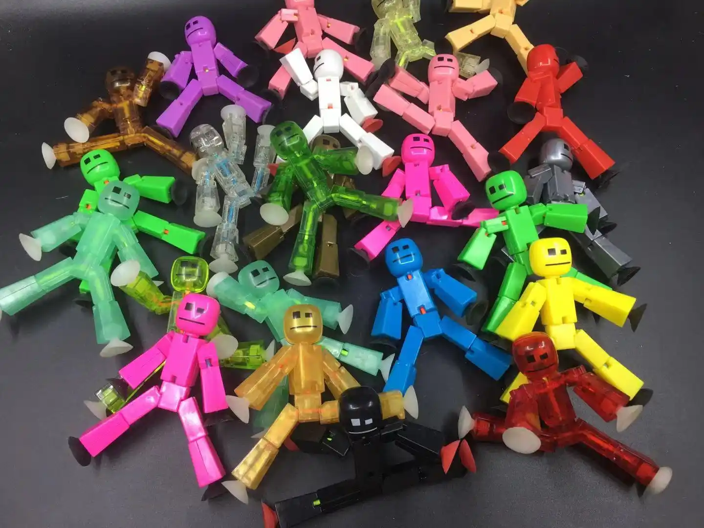 おもちゃ吸盤diyスティッキーロボットアニマz画面アニメーションスタジオアクションフィギュア玩具子供のゲームのおもちゃ子供の誕生日ギフト Action Figures Aliexpress