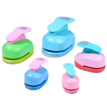 

1 Set of 5pcs Paper Puncher Heart Shape Punch DIY Embossed Mini Manual Punch Scrapbooks Supplies (Random Color)