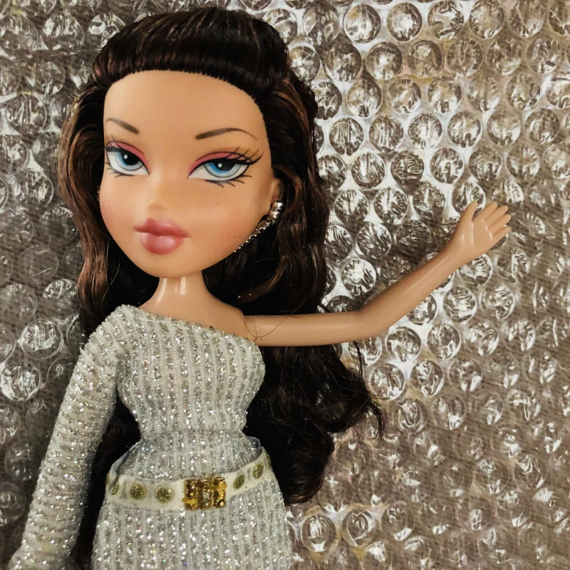 Оригинальные новые 23 см оригинальные модные фигурки BratzDoll спящие вечерние красные волосы YASMIN красивые MGAdoll лучший подарок для ребенка