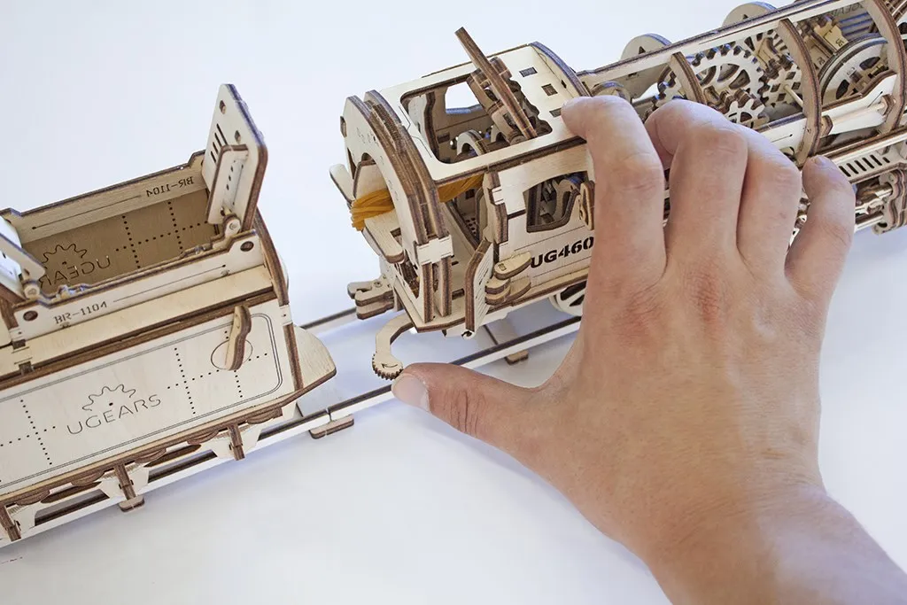 Сборная модель Локомотив с тендером UGEARS