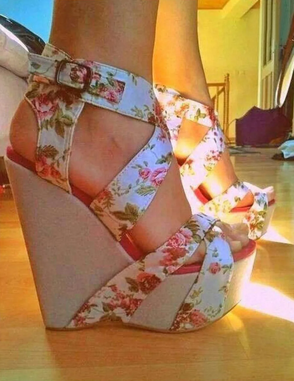 

Fashion Novelty Print Sandals Women Ankle Strap Peep Toe Super High Ladies Shoes Wedges Buckle Strap Sandals