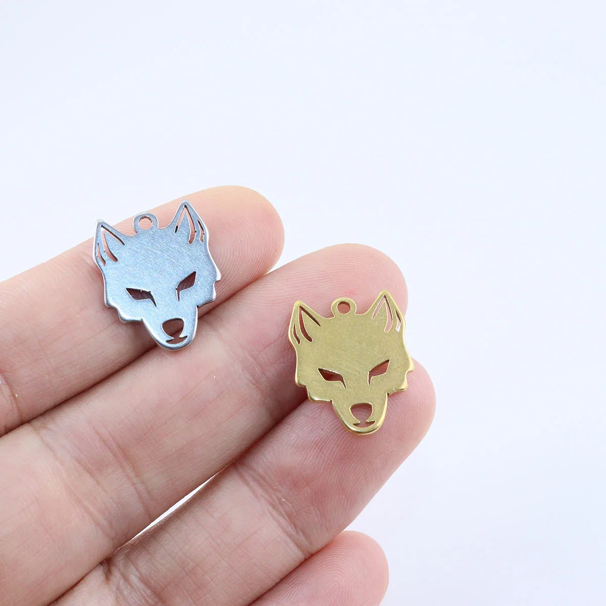 

10pcs 20mm Wholesell Stainless Steel Wolf Head Charms Pendant DIY Necklace Earrings Bracelets Unfading Colorless 2 Colors