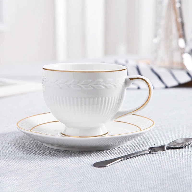Кофейные кружки в европейском стиле с золотым тиснением и ложкой набор