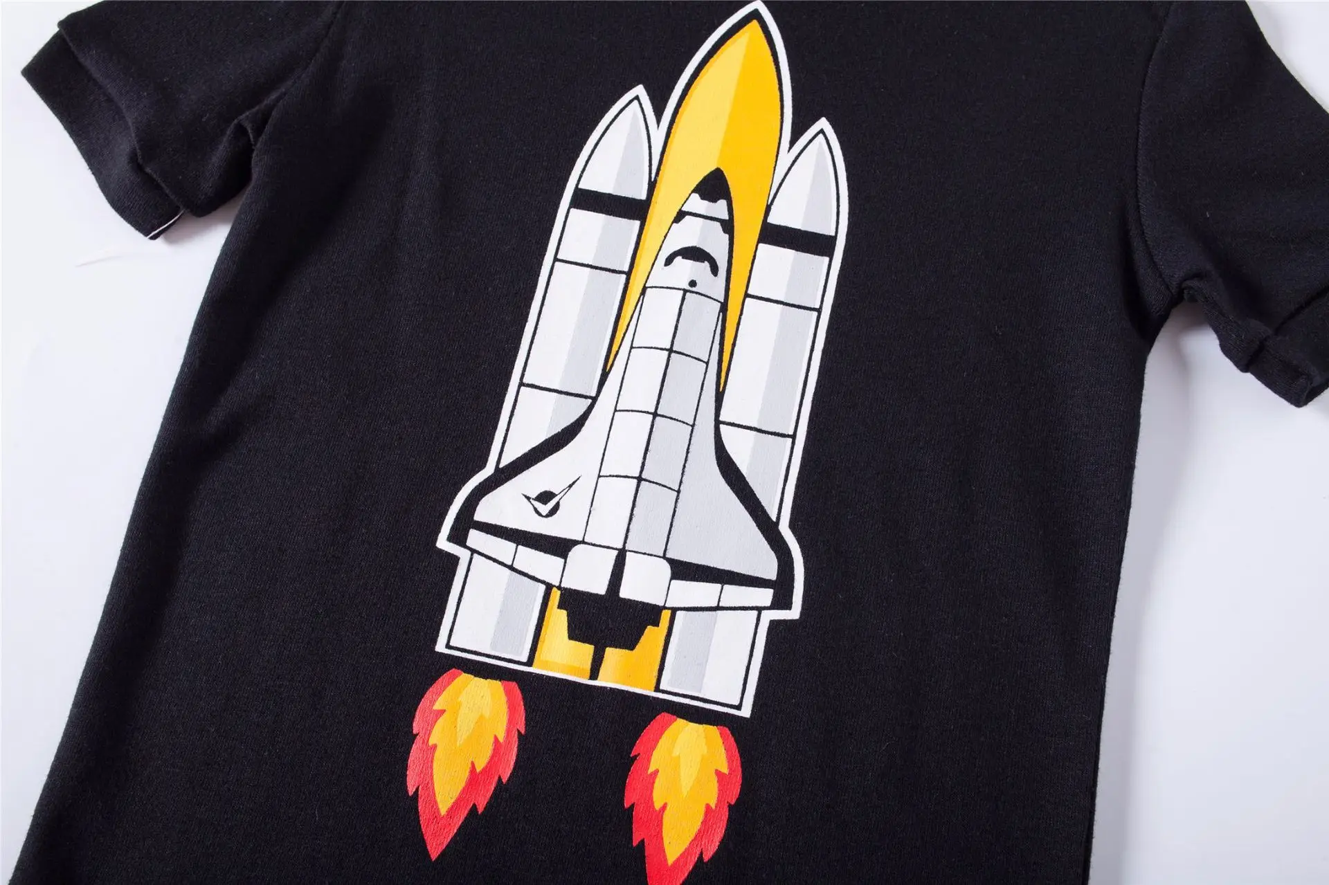 Новинка года; летний спортивный костюм с короткими рукавами и рисунком ракеты
