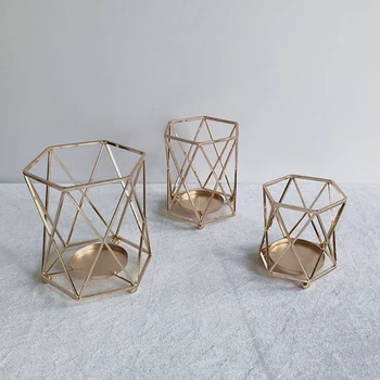 

Geometric Brief Candle Holders Gold Candlestick Fashion Wedding Candle Stand Exquisite Candlestick Christmas Table Home Decor