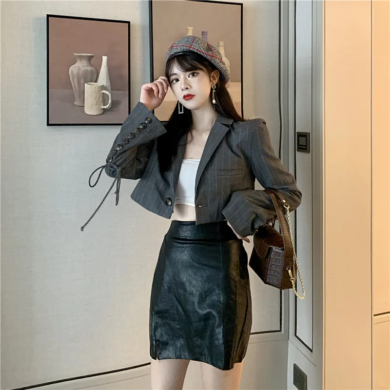 

Photo Shoot Net Price Early Autumn Hong Wave Stripes Sense of Design Bandage Cloth Short-height Short Small Suit