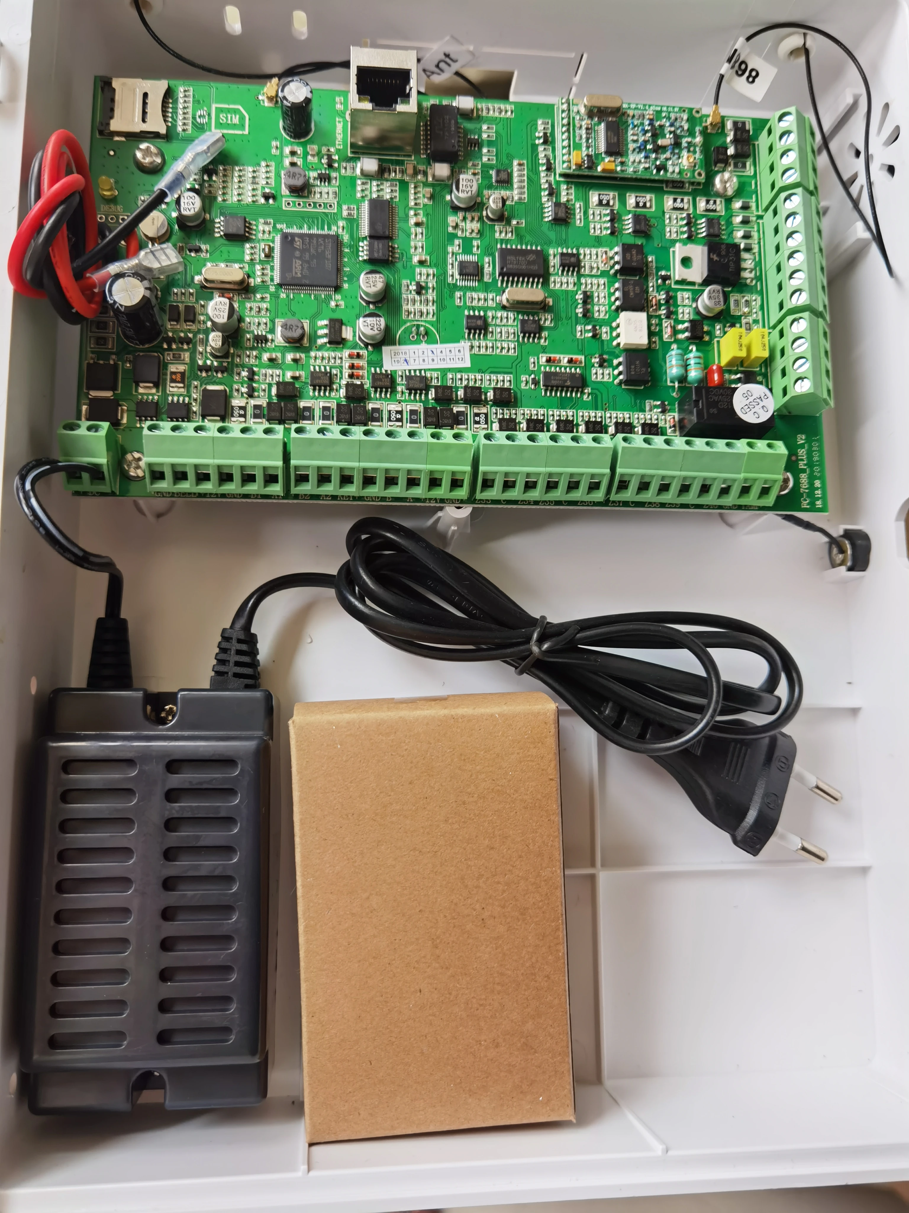 Система сигнализации Focus FC7688Plus 4G проводная и беспроводная TCP IP LAN Сетевая