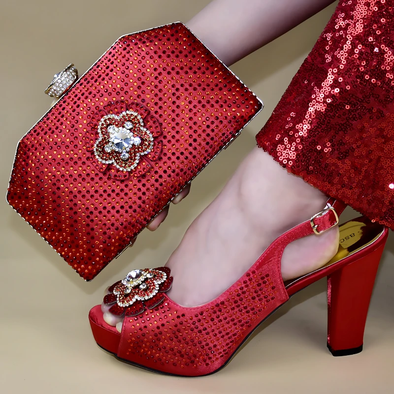 Комплект из туфель и сумочки в африканском стиле; итальянский комплект из обуви и сумки украшенные аппликацией; роскошные женские босоножки - Цвет: Красный