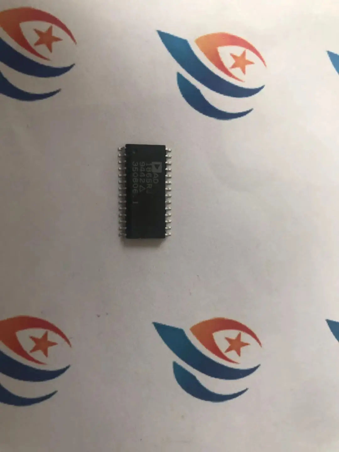 AD1865RJ AD1865 SOP-28 AD AD1865R AD 1865new и оригианл хорошая часть