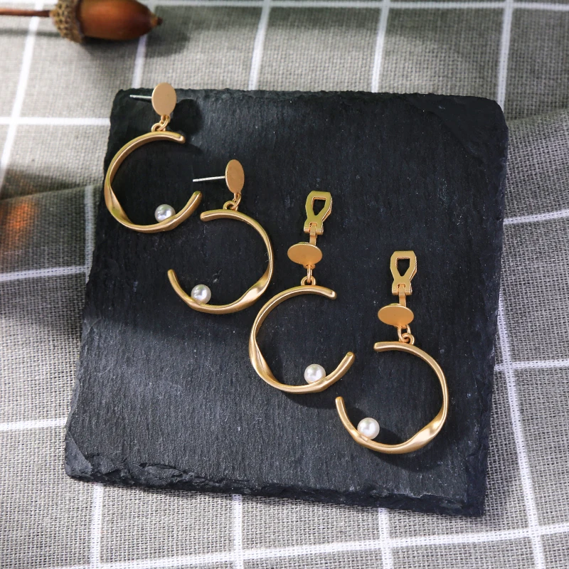 

Round Drop Earrings For Women Gifts Exquisite Acrylic Pearl Ear Clip Worn Gold Color Fashion Jewelry Wholesale