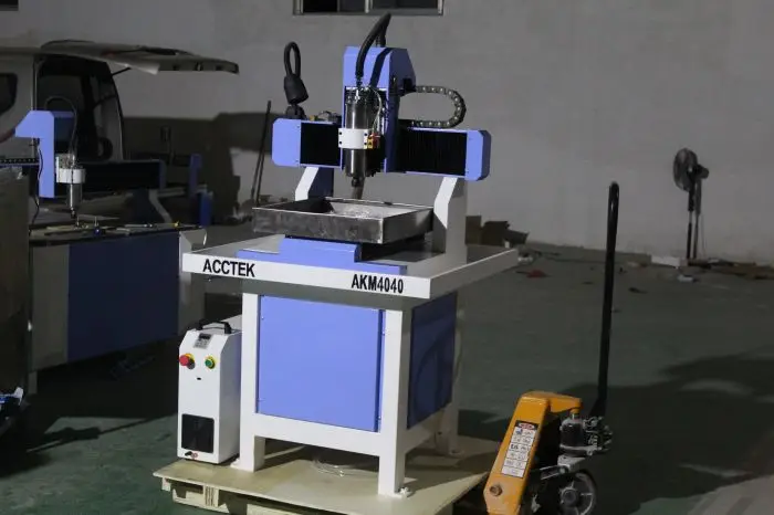 Jinan AccTek AKM4040 горячий тип мини металлическая форма с ЧПУ делая оборудование для маршрутизаторов с лучшей ценой
