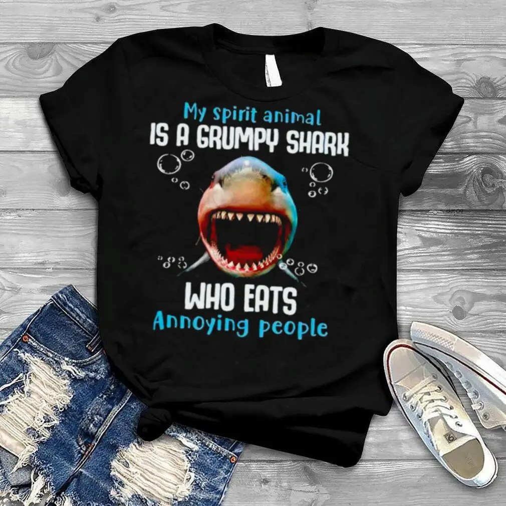 My spirit animal-это жуткая Акула которая съедает раздражающую рубашку для людей |