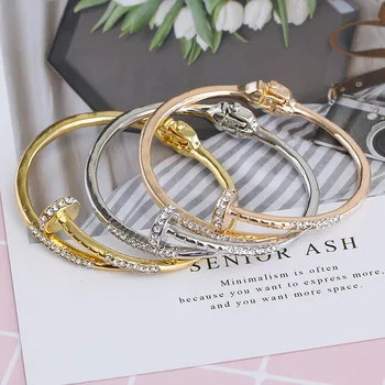 

Trendy Women Crystal Nail Bracelet American Little Giant Rivets Punk Bangle Midnite Star Geometric Charm Hand Cuff Bracelet