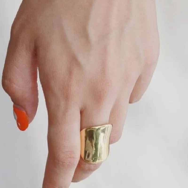

SRCOI Bohemian Vintage Shiny Punk Exaggeration Metal Gold Color Wide Rings 2019 New Bijoux Fashion Simple Finger Rings Women