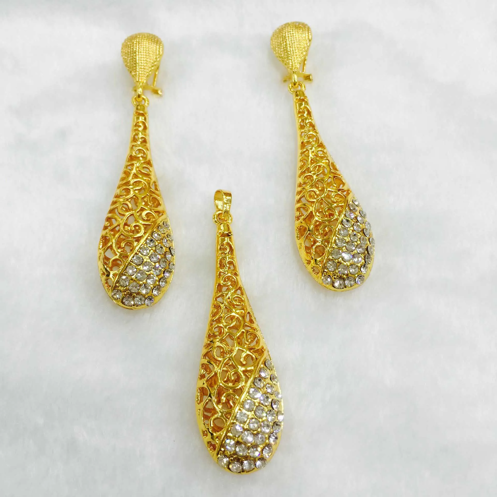 

Yulaili 2019 Trendy New Design Water Drop Shape Crystal Pendant Earrings Necklace Jewelry Sets For Women Daily Wear Wholesale