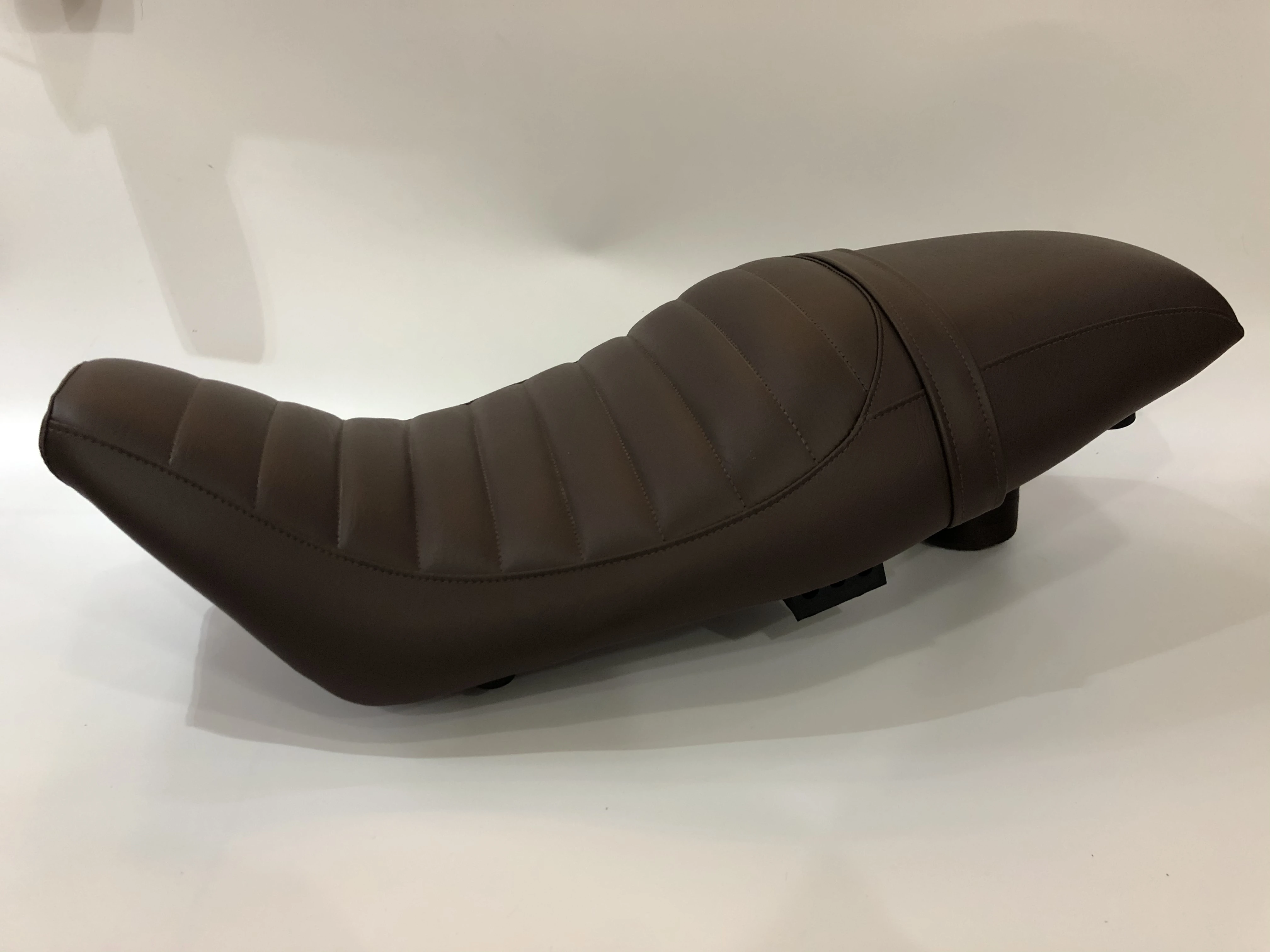 Benelli Leoncino 250 500 нижнее модифицированное черное стиль Brat Hump Ретро мотоциклетное