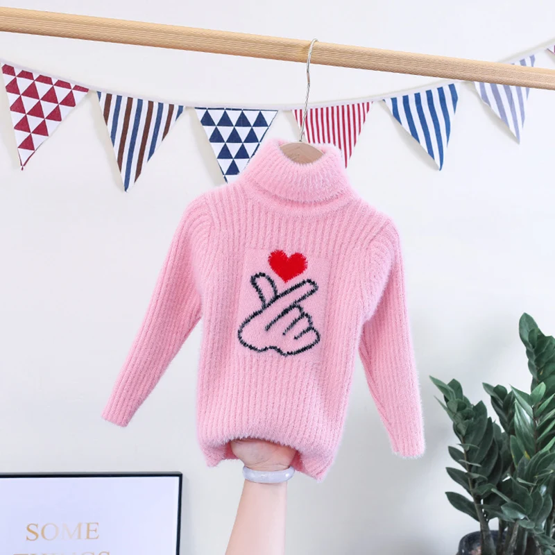 Однотонный свитер с воротником под горло для маленьких девочек; симпатичное эластичное пальто из полиэстера для девочек; осенне-зимний мягкий пуловер с сердечками