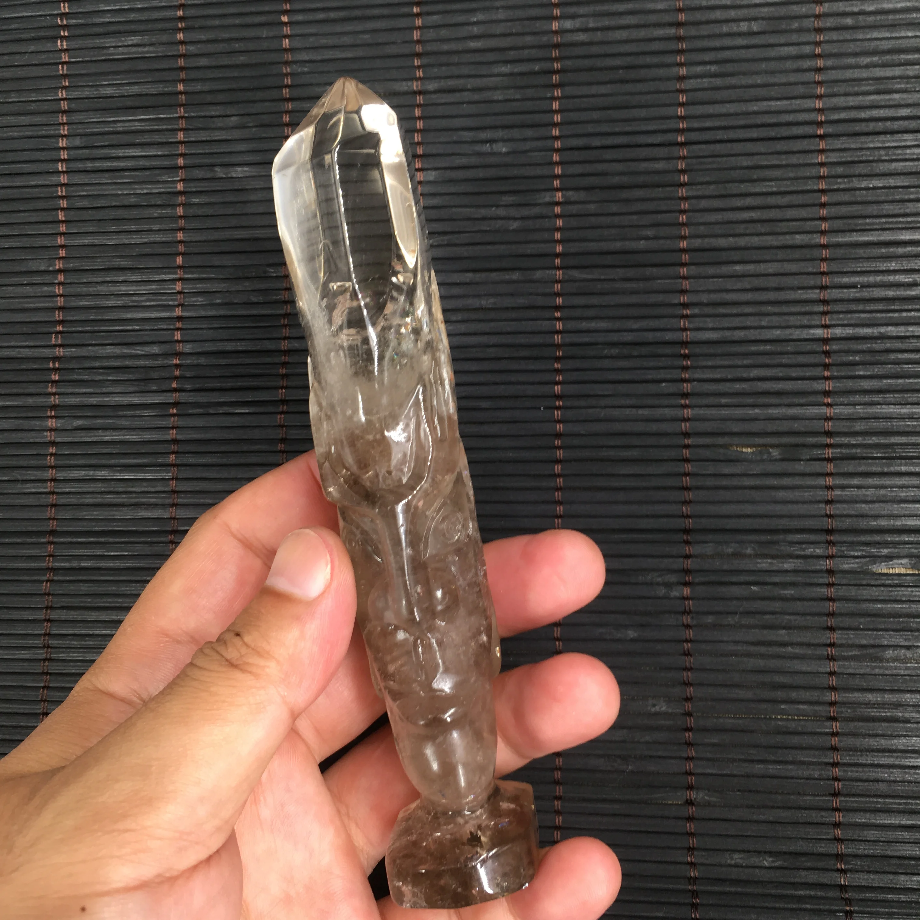 

NATURAL QUARTZ CRYSTAL Carved The god of wealth T1432