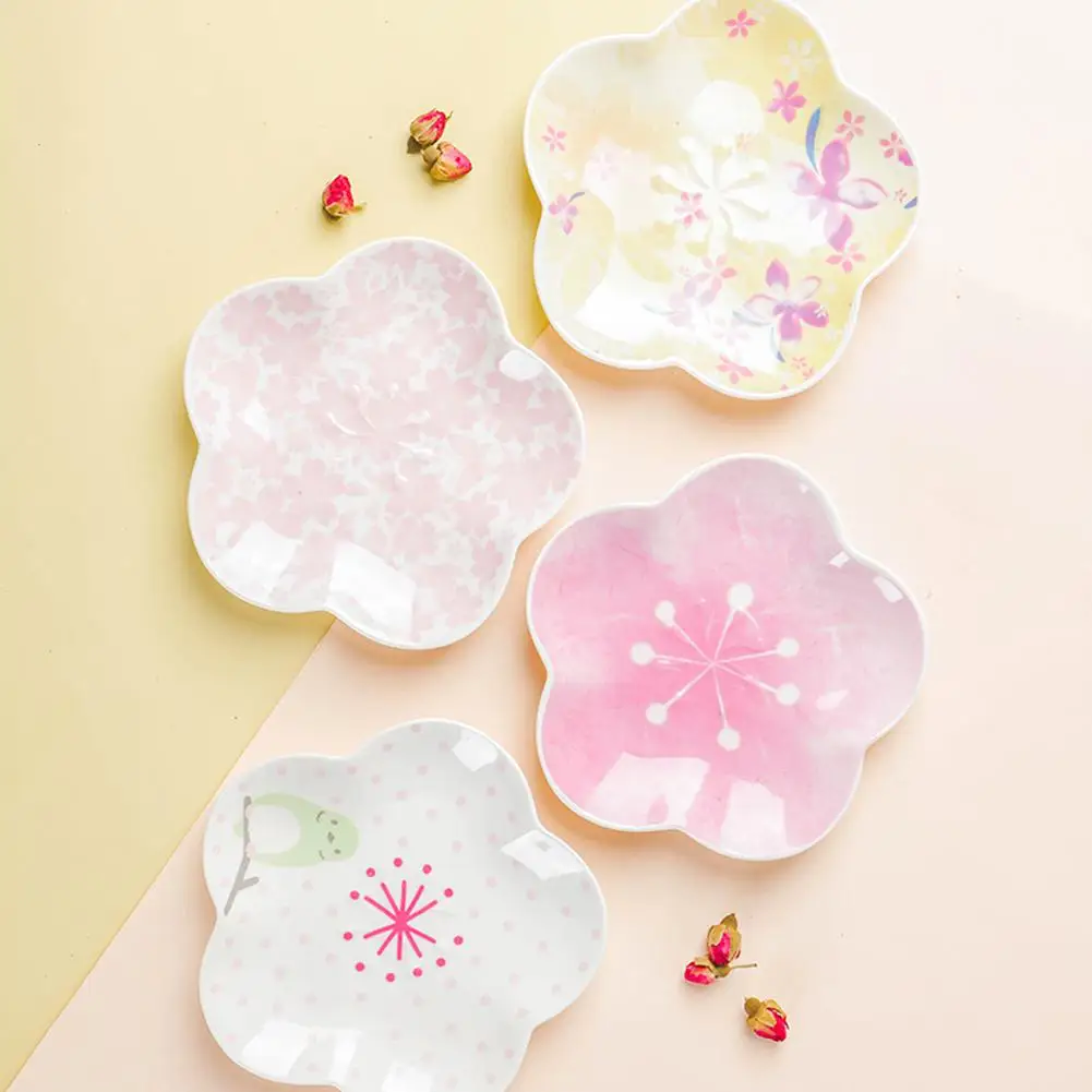 

4Pcs/Set 5.5 Inches Ceramic Plum Blossom Shape Saucer Dish Set Party Tableware Set Porcelain Breakfast Plates Dishes Noodle Bowl