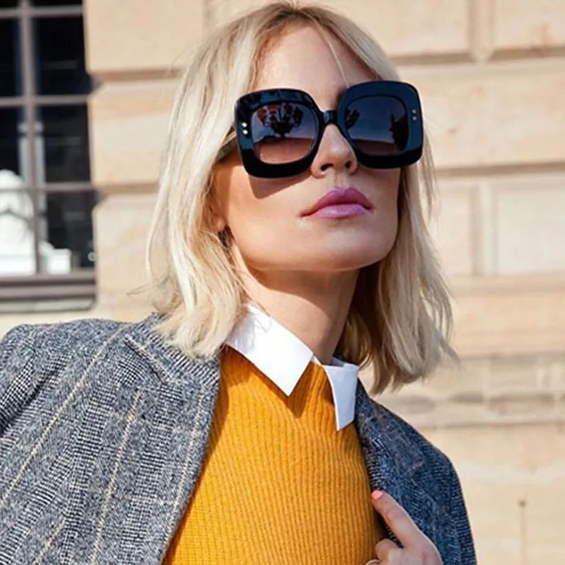 New Fashion Famous Luxury Brand Design Vintage Oversized Square Sunglasses Women Rivet Frame CP Metal Leg Sun Glasses UV400