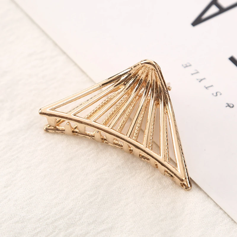 Retro Minimalist Metal Pearl Grab Clip Hairpin Adult Headdress Flower Heart Hollow Geometric Shape Hair Claw Hair Accessories