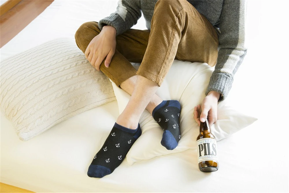 Носки темно-синего цвета; мужские тапочки для фитнеса; Дышащие Модные темно-синий с якорями; полосатые носки с узором в виде руля; хлопковые носки