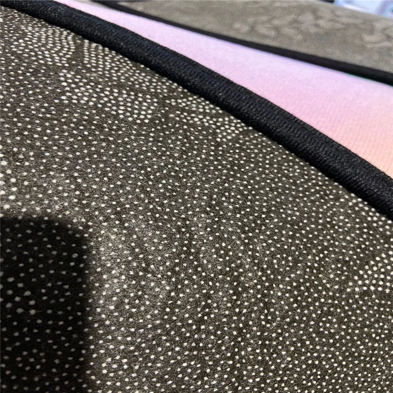 Рисунок 5 - Красный круглый игровой коврик с Минни для девочек