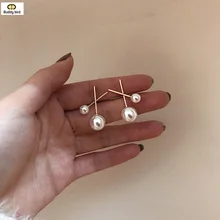 Корейские серьги-гвоздики с золотым металлическим крестом и большим маленьким искусственным жемчугом в виде цветка для женщин и девушек, маленькие Изящные серьги-ножницы, подарок