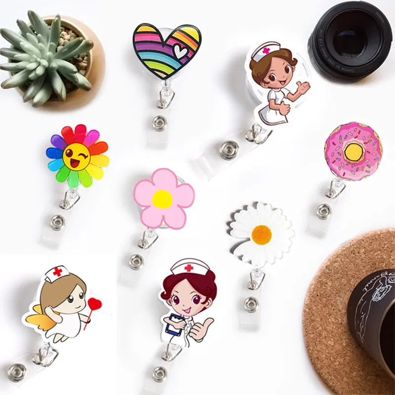 2021 nuevo diseño 1 pieza de acrílico de alta calidad retráctil enfermera insignia de moda Daisy amor corazón nombre Etiqueta de tarjeta de identificación titular Clip