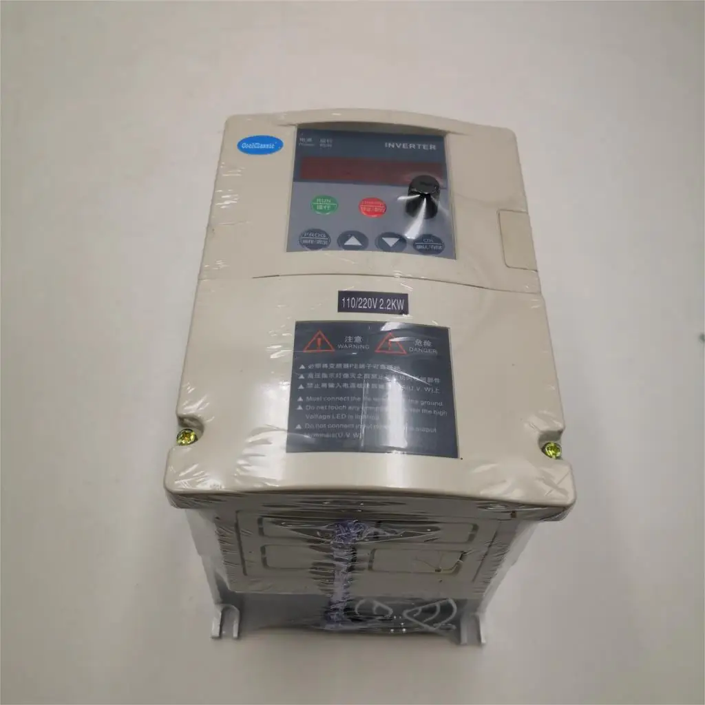 Инвертор VFD ZW-S1-2T 110 кВт/220 кВт однофазный в/в вход и для трехфазного двигателя с кабелем 2 м и внешней панелью - Цвет: 2.2KW 110V-220V