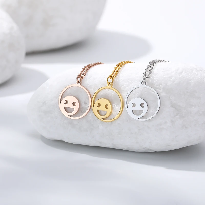 

2019 personalized circle necklace Smiley necklace Fun golden necklace Stainless steel golden jewelry Gift for the best friend BF