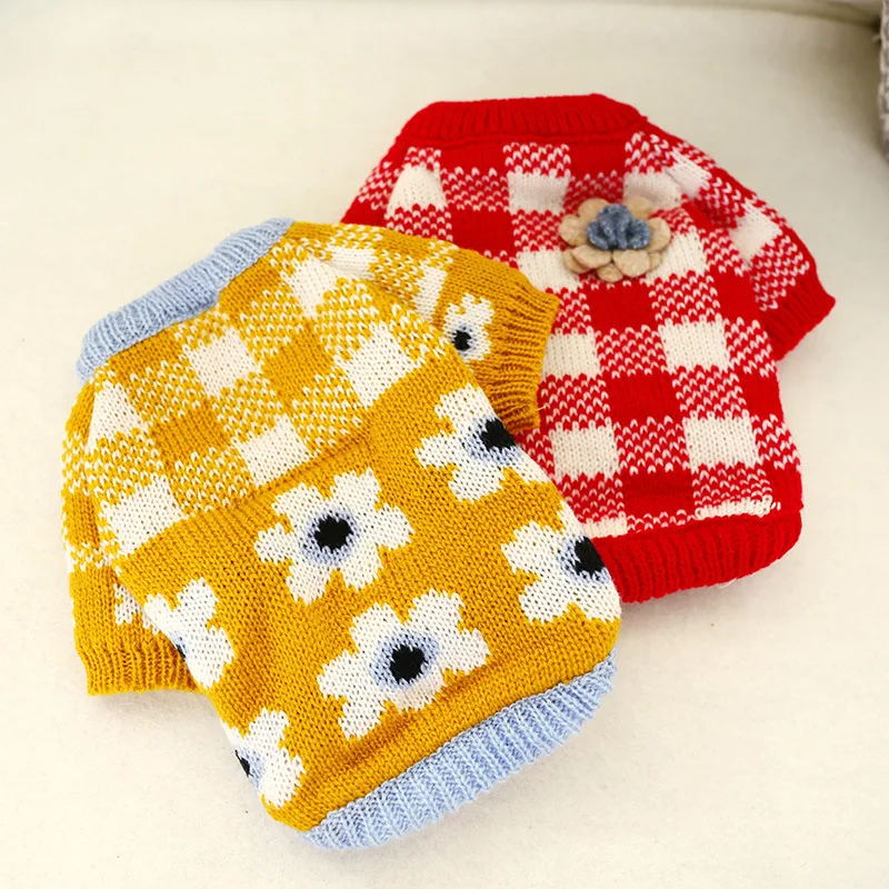 Autumn And Winter New Style Pet Clothes Red And White Plaid with Flower Sweater