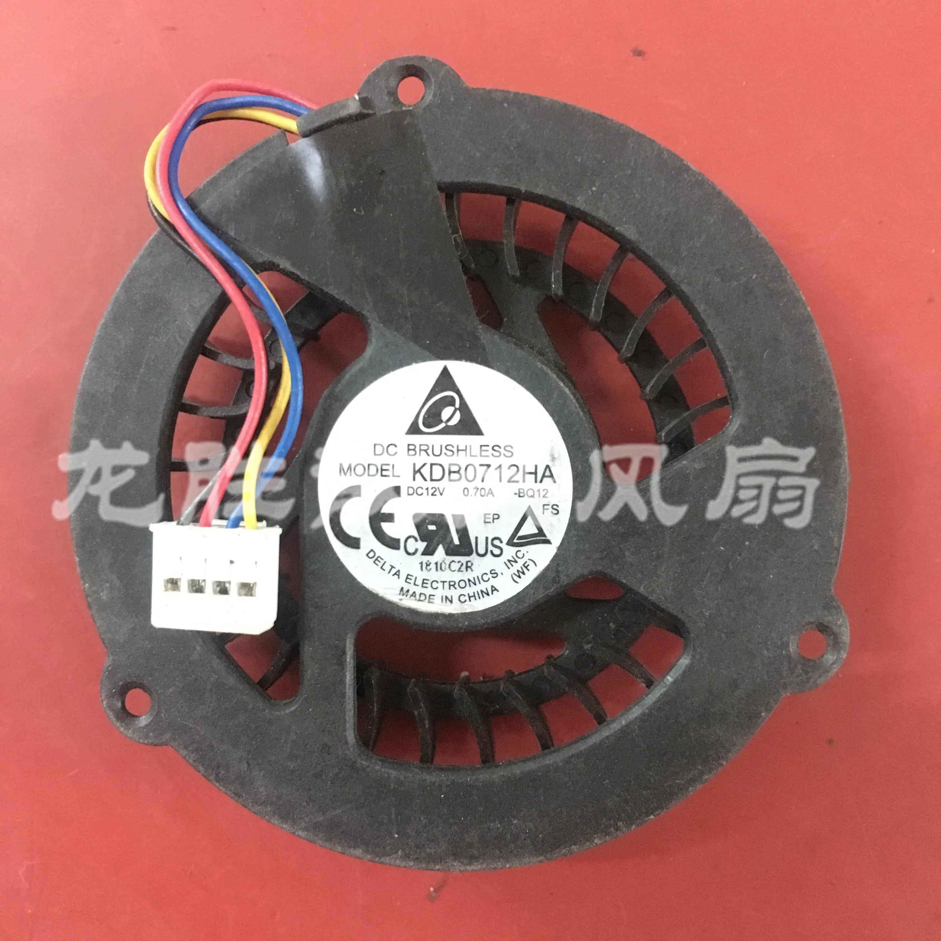 

Delta Electronic KDB0712HA DC 12V 0,70 A Dia. 4-проводной вентилятор охлаждения сервера 60 мм c. T.C 53 мм