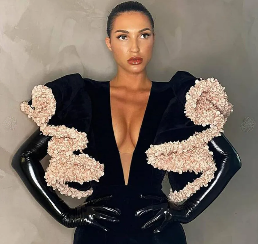 Hb6f452e5bfe64d49967d6d17c89367c4P