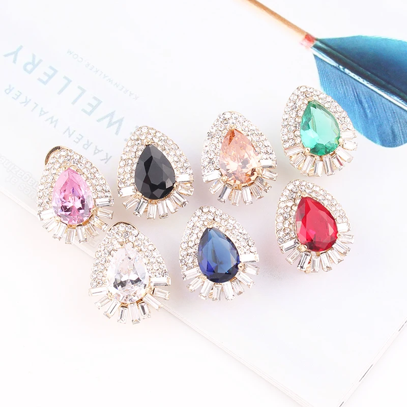

LUBOV Fashion Geometric Water Stud Earrings Luxury Gold Color Rectangle Rhinestone Earring for Women Party Jewelry Gift