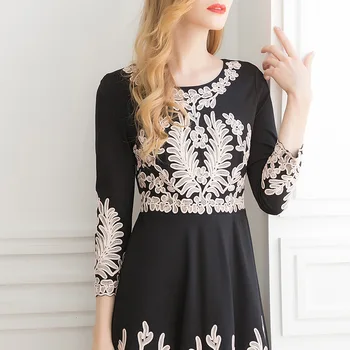 

2020 Summer Temperament Women's Wear Embroidery Big Pendulum Waist Dress Seven Points Sleeve A Word Skirt