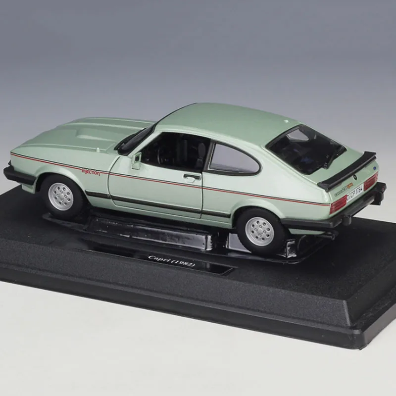 Simulazione Pressofusa In Scala 1/24 1982 Capri Shelby Modello Di Auto Sportiva Classic Retro Static Toy Vehicle Collezione Di Regali Home Display