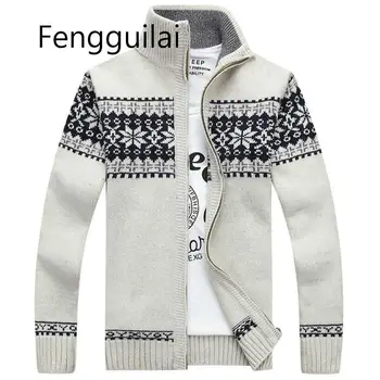 

FENGGUIAI 2020 New Arrivals Casual Sweater Men Striped Christmas Sweater Windbreaker Warm Fashion Cardigan Men Sweaters